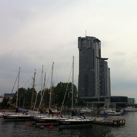 Sea Towers Apartment กดิเนีย ภายนอก รูปภาพ