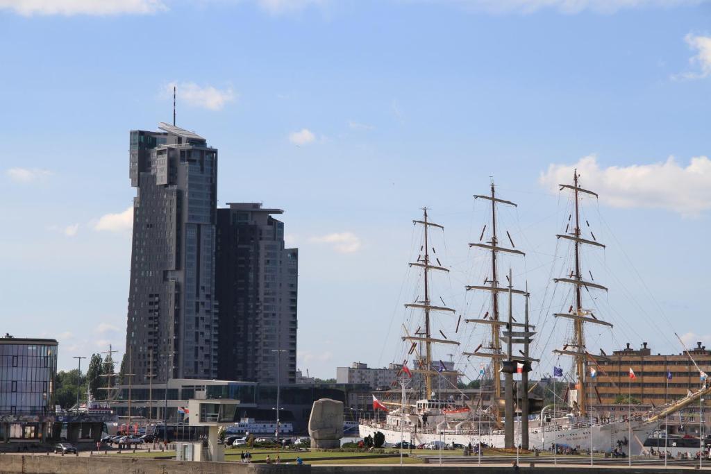 Sea Towers Apartment กดิเนีย ภายนอก รูปภาพ