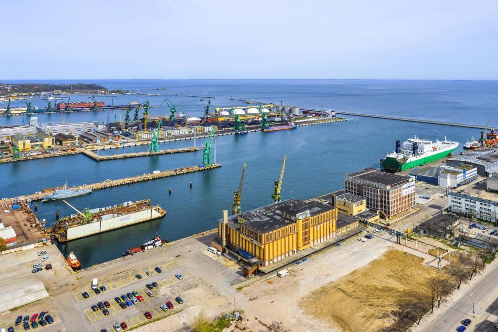 Sea Towers Apartment กดิเนีย ภายนอก รูปภาพ