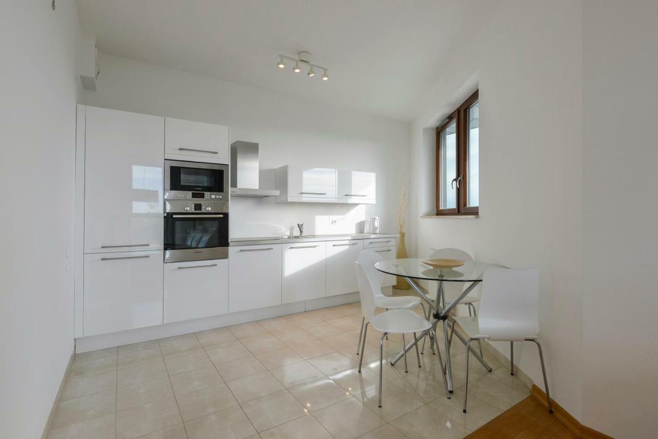 Sea Towers Apartment กดิเนีย ภายนอก รูปภาพ